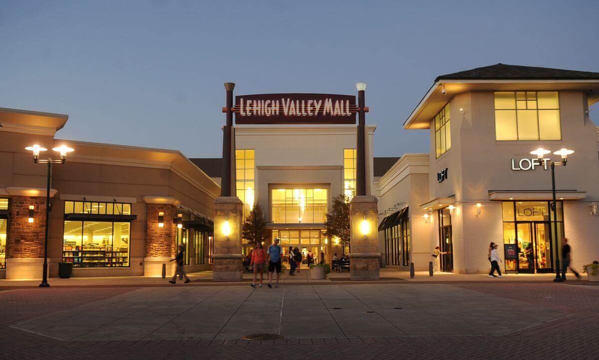 Lehigh Valley Mall entrance