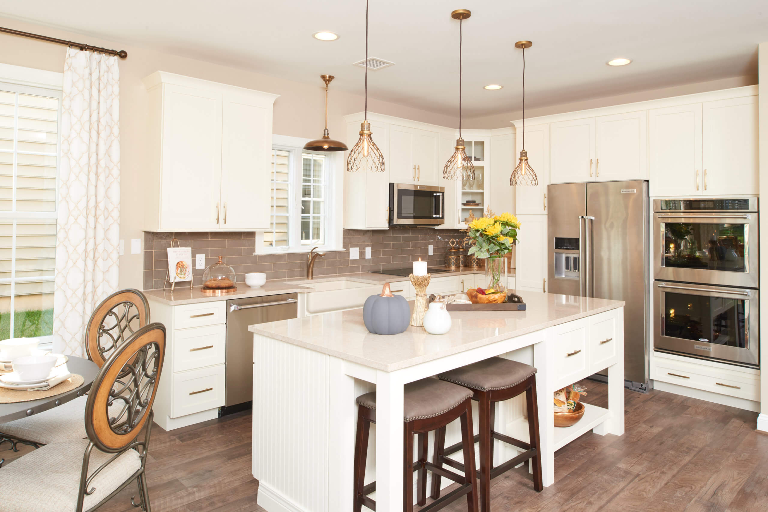 Freshly minted gourmet kitchen with the latest appointments