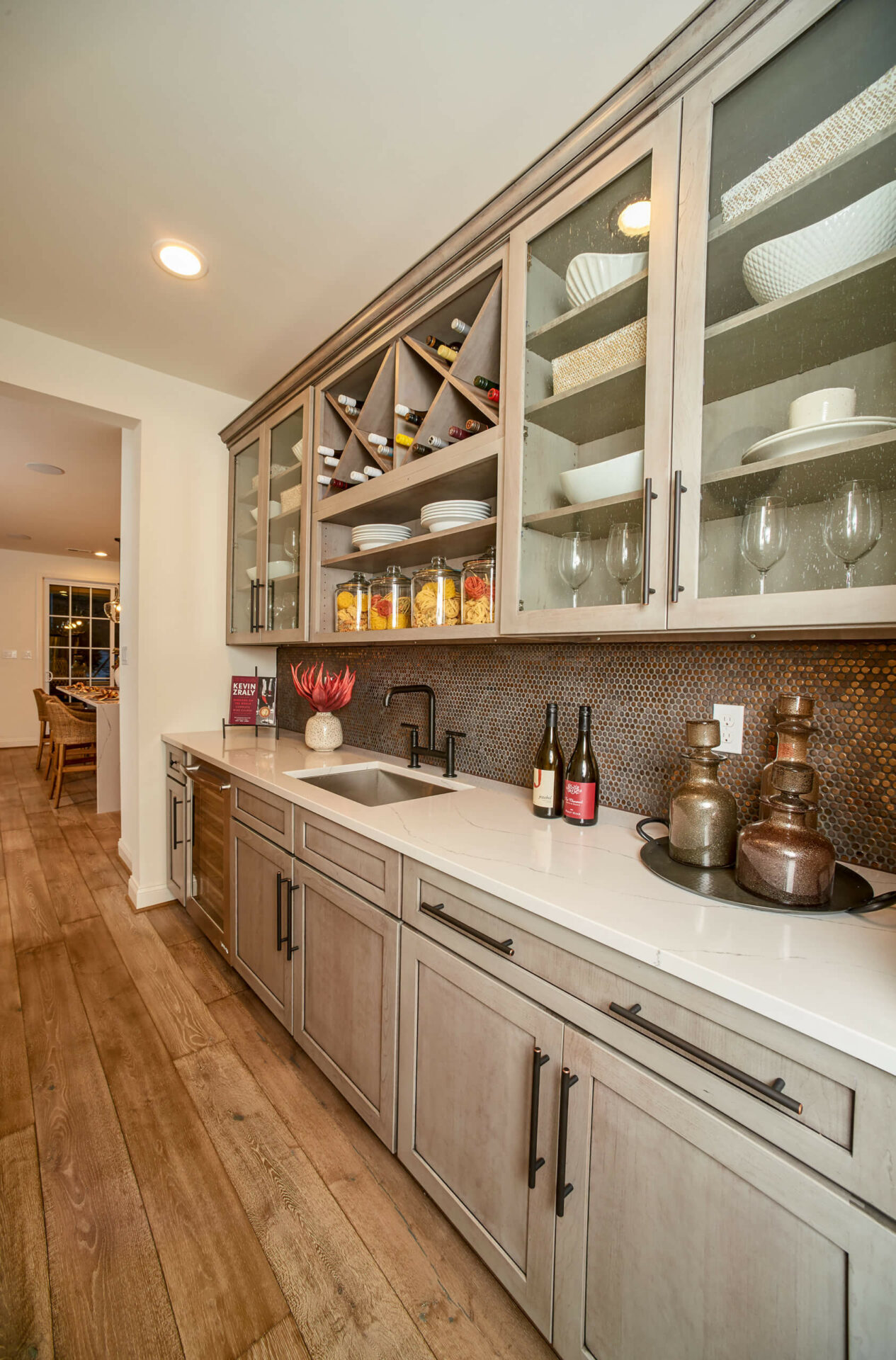 Franklin alternative angle of wet bar